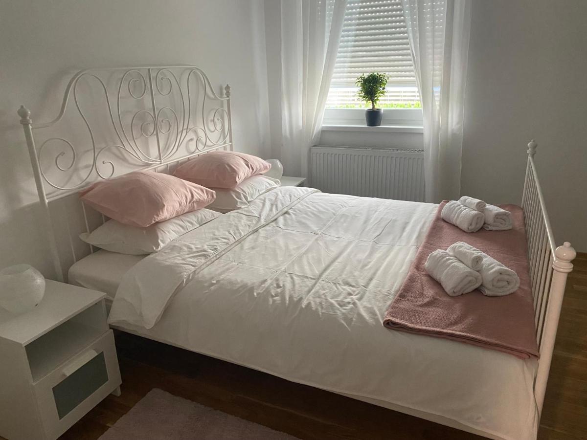 Penthouse West S Apartment Varazdin Bagian luar foto