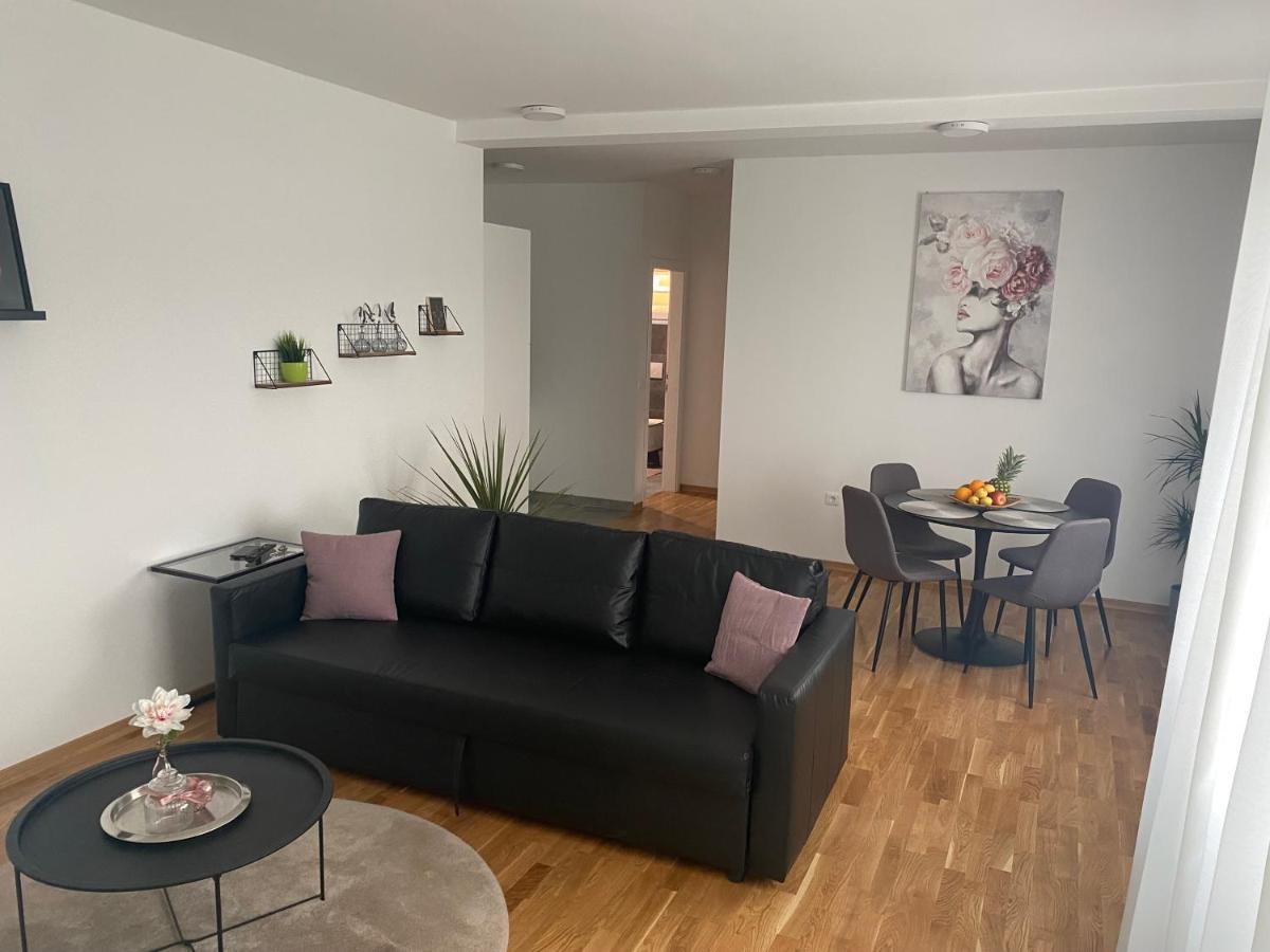 Penthouse West S Apartment Varazdin Bagian luar foto
