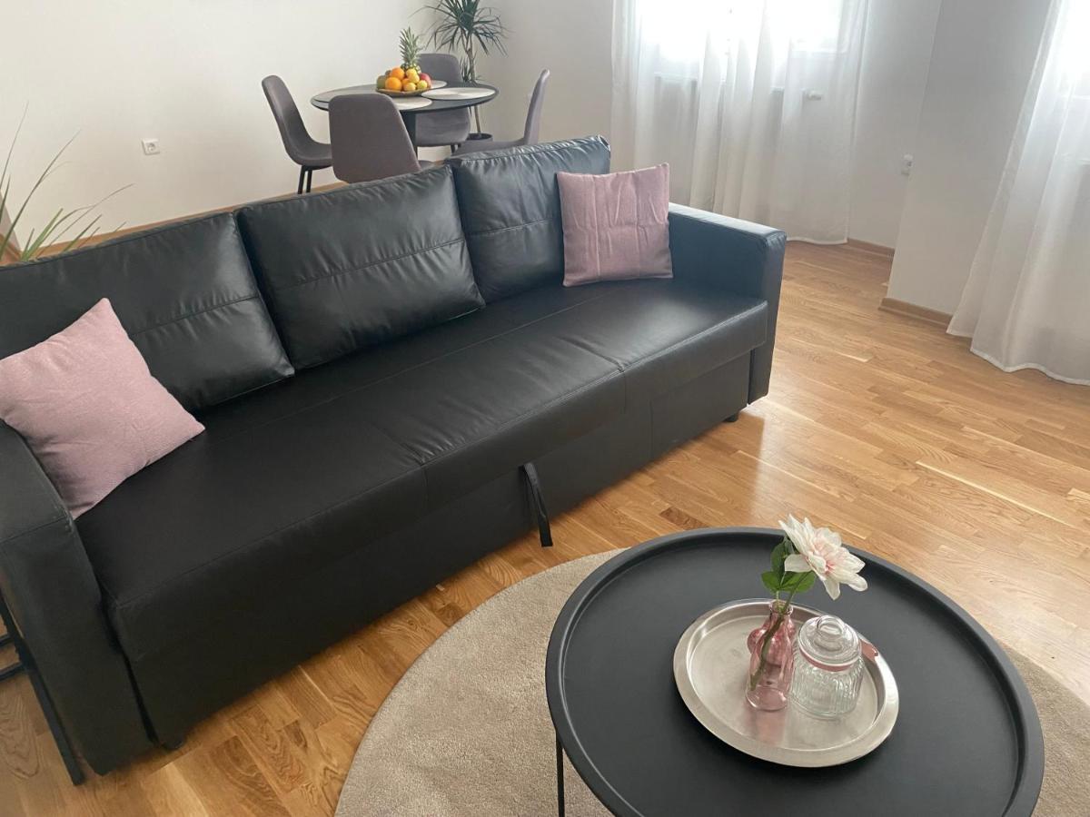 Penthouse West S Apartment Varazdin Bagian luar foto