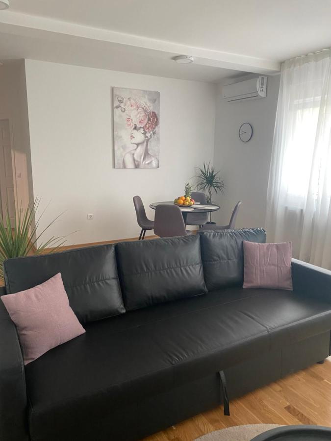 Penthouse West S Apartment Varazdin Bagian luar foto