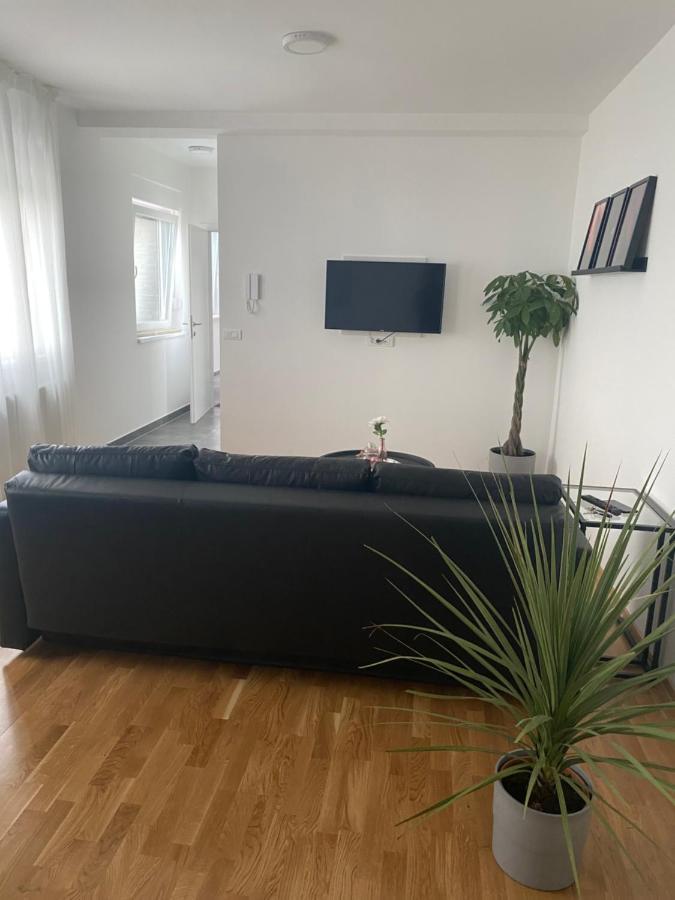 Penthouse West S Apartment Varazdin Bagian luar foto
