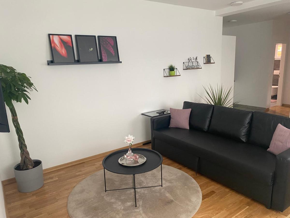 Penthouse West S Apartment Varazdin Bagian luar foto